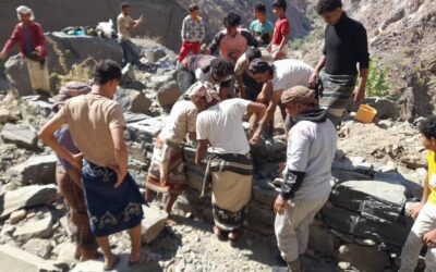أبناء حمة يافع ينفذون عدد من المبادرات التطوعية في طريق رهوة الفلاح