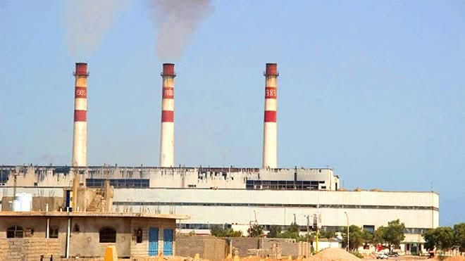 عدن : تحسن طفيف في خدمة الكهرباء مع إعادة تشغيل محطة “بترومسيلة”