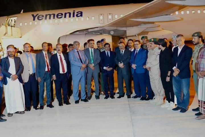 بعد توقف لأكثر من 10 سنوات.. البحسني يدشن استئناف الرحلات الجوية بين مطاري الريان والقاهرة