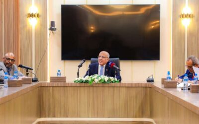 الكثيري يترأس اجتماعاً مشتركاً لقيادات المجلس الانتقالي وممثلي المنظمات الدولية والوزارات والمصالح الحكومية