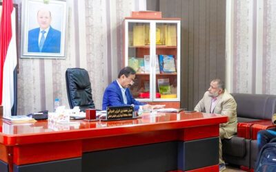 المحافظ بن الوزير يوجّه بصرف إكرامية لأسر الشهداء ويوجه باستكمال اعتماد جميع شهداء المحافظة