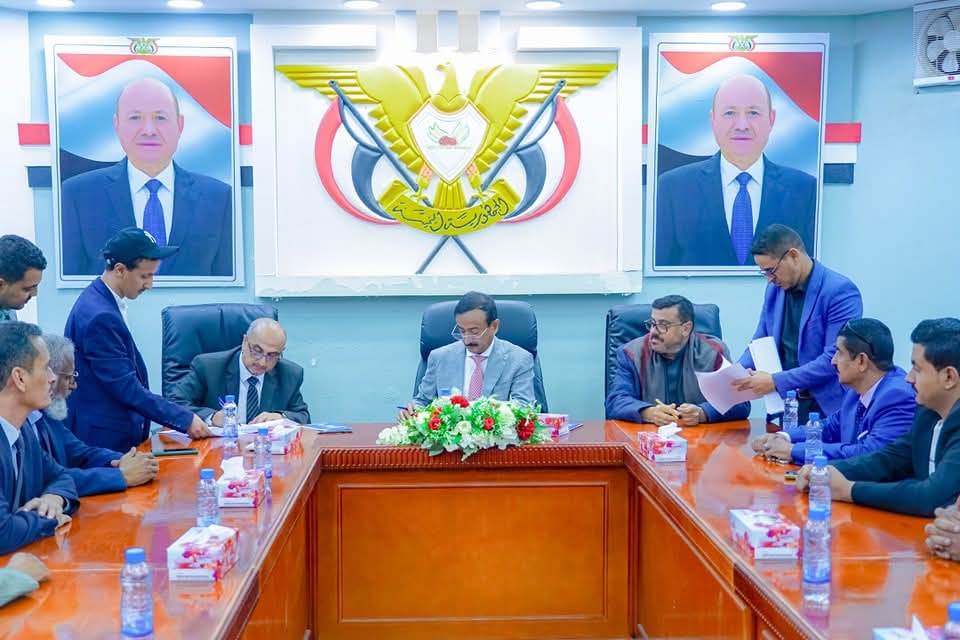 المحافظ بن الوزير يصادق على عقد إنشاء كلية الطب البشري بجامعة شبوة