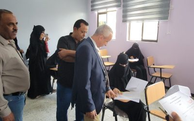 الوكيل الشبحي يتفقد مشاريع صحية جديدة بلحج ويدشن برنامج دبلوم القبالة لثلاث سنوات بالمعهد الصحي