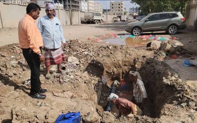 بعد إصلاح الأنبوبين عقب تعرضهما لأكسار…إعادة ضخ المياة لمنطقة السنافر وبعض أحياء الكثيري بمديرية المنصورة