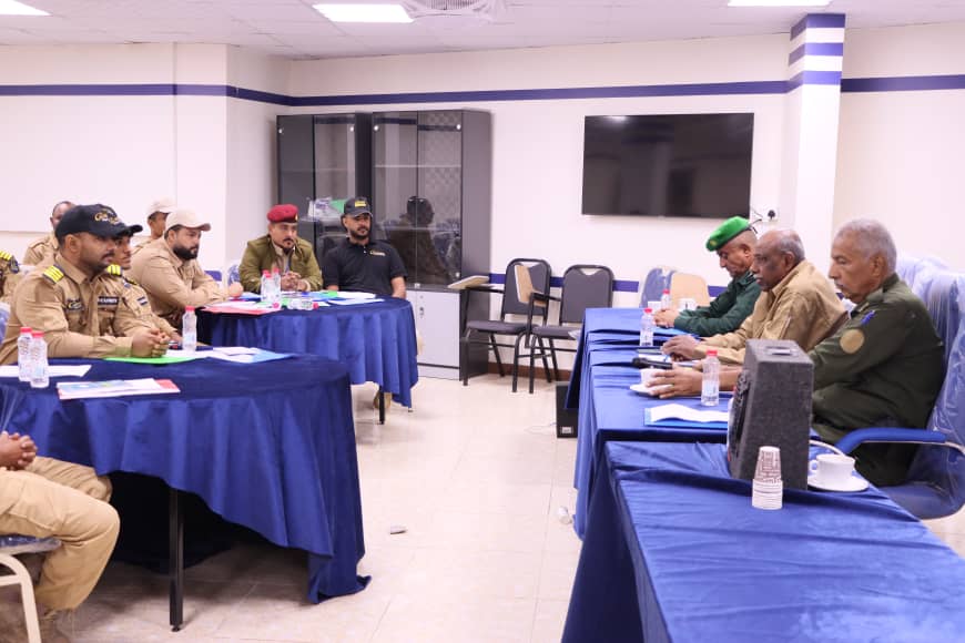 «كاك بنك» يدشن الدورة التدريبية الأولى للحراسات الأمنية في العاصمة عدن