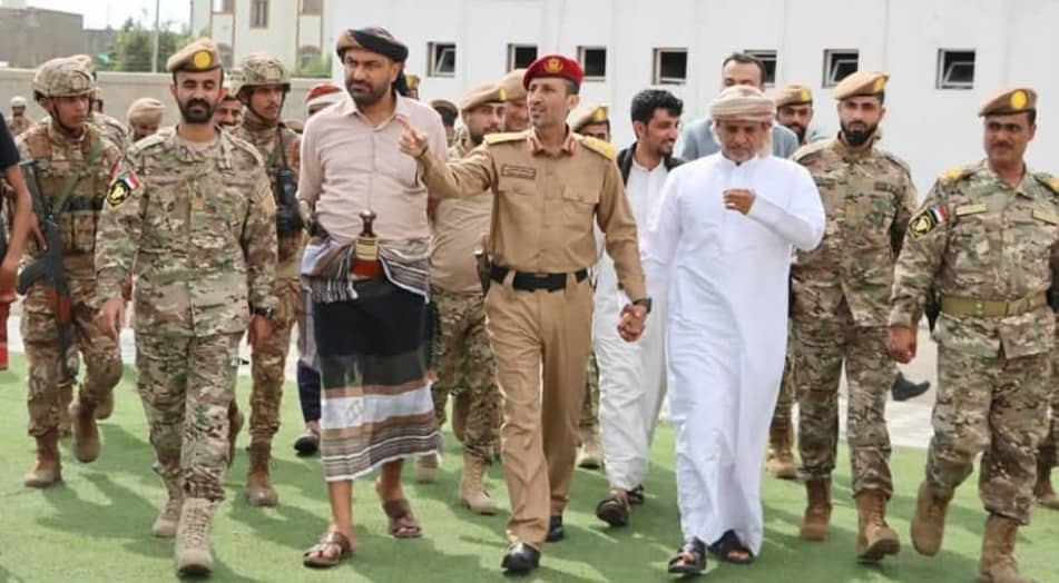 الشيخ باكريت والجفري يزوران اللواء الأول حماية رئاسية ( قوات العاصفة)بالعاصمة عدن