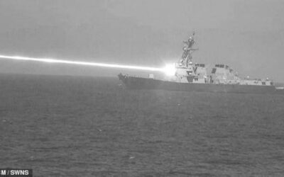 البحرية الأمريكية تنشر صوراً لتجربة سلاح الليزر الجديد الفتاك