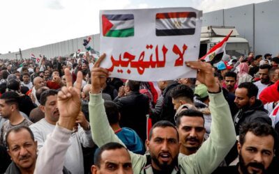 تغطية حية: مصريون يحتشدون أمام معبر رفح رفضا لمقترح ترامب بتهجير الفلسطينيين من غزة
