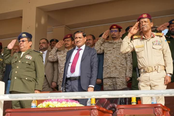 عضو مجلس القيادة الرئاسي البحسني يدشن الفصل الدراسي الثاني بكلية الشرطة بحضرموت