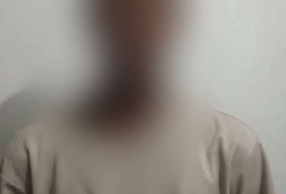 أمن العاصمة عدن يلقي القبض على متهم بالاعتداء على مواطن في الشيخ عثمان بالتعاون مع اللجان المجتمعية.