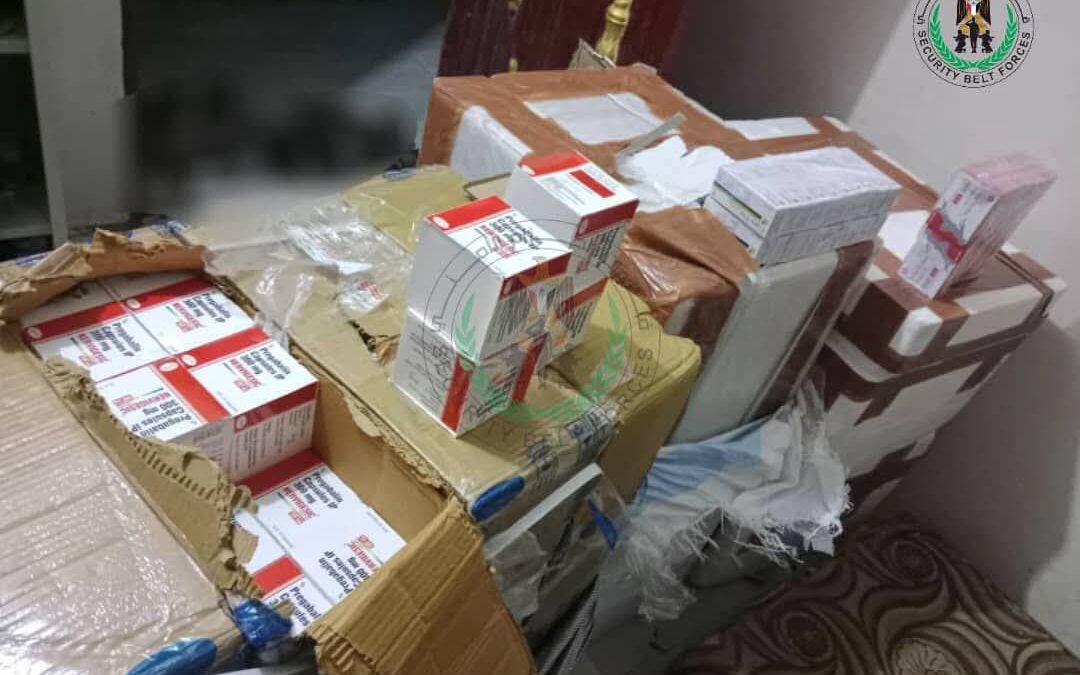الحزام الأمني في الصبيحة يضبط شحنة أدوية مهربة بعد اشتباك مسلح