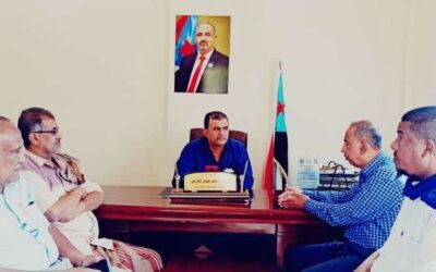 انتقالي أبين يبحث مع مدير مديرية زنجبار تعزيز الجوانب الخدمية في المديرية
