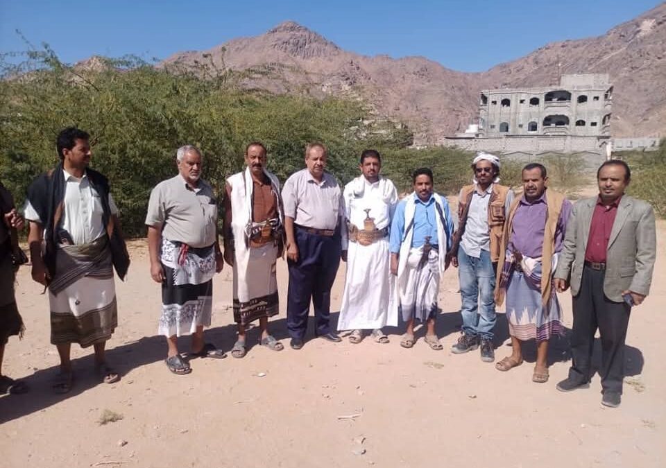 أمين عام بيحان يشرف على تسليم موقع مشروع مدرسة الفقيد البحري للجهة المنفذة