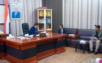 المحافظ بن الوزير يناقش أوضاع مكتب الأشغال العامة والطرق ويؤكد على تطوير البنية التحتية