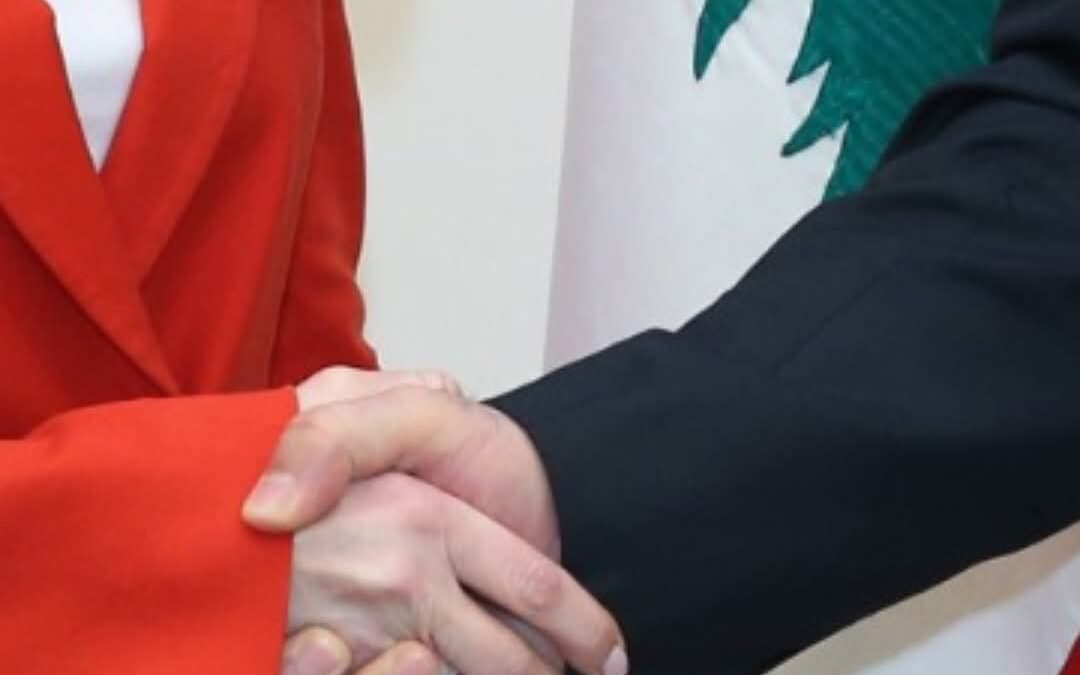خاتم نائبة مبعوث ترمب يثير الجدل في لبنان