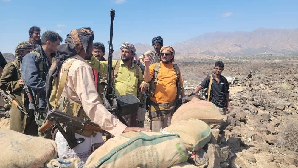 العميد المشوشي يتفقد الخطوط الأمامية للواء الثالث دعم وإسناد بوادي عومران في أبين
