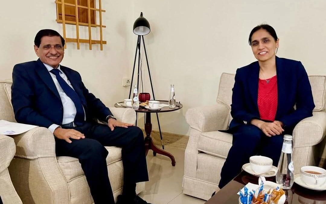 البحسني يبحث مع السفيرة البريطانية المستجدات والتحديات الإقليمية