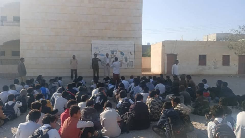 شبوة: نحو جيل واعٍ.. اللجنة التنسيقية لعدالة الأحداث تقيم محاضرة توعوية لطلاب مدرسة عتق حول مخاطر المخدرات والانحراف