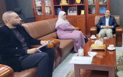 عدن: نائب وزير الصناعة يبحث مع مؤسسة التراث اليافعي للتنمية والأعمال الإنسانية سبل تعزيز العمل التنموي