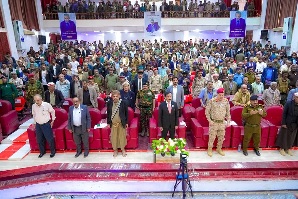 المحافظ بن الوزير يرعى الحفل التأبيني للمستشار الفقيد طالب محمد مهدي.