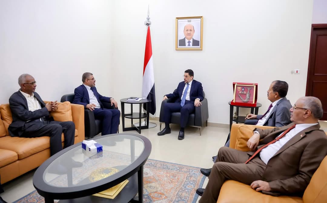رئيس الوزراء يؤكد جاهزية الحكومة لتقديم موازنة الدولة للعام 2025م إلى مجلس النواب