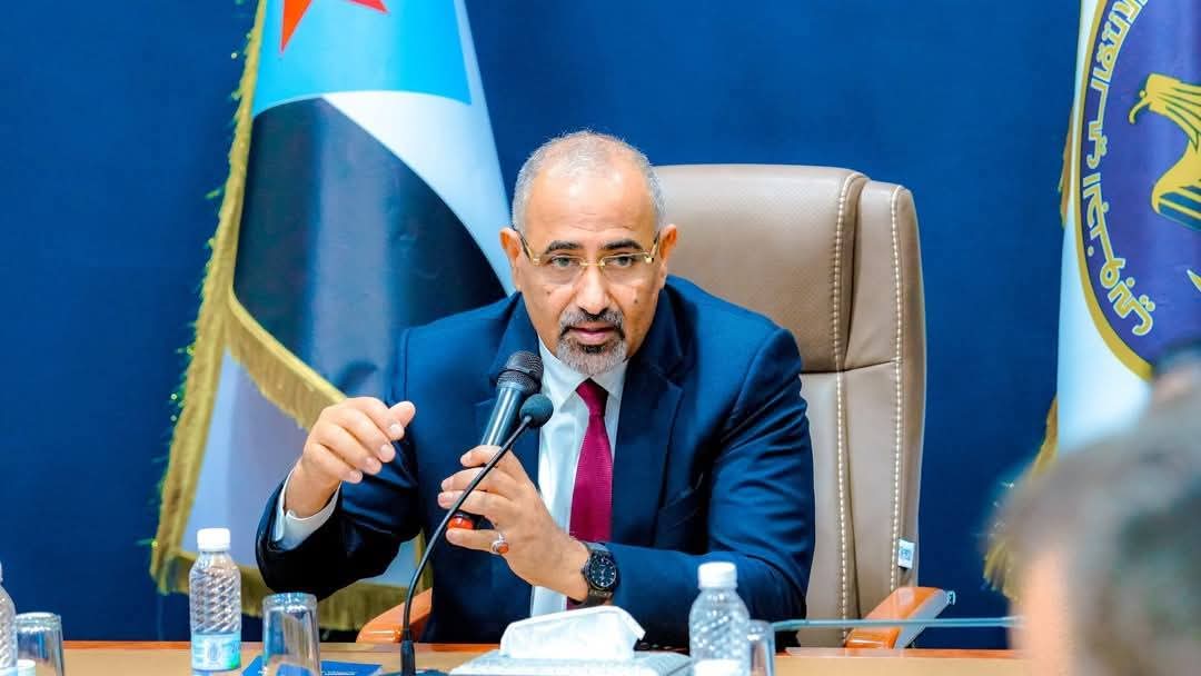 الرئيس الزُبيدي يلتقي قيادة اتحاد نقابات عمال الجنوب لمناقشة مطالب العمال وسُبل معالجتها
