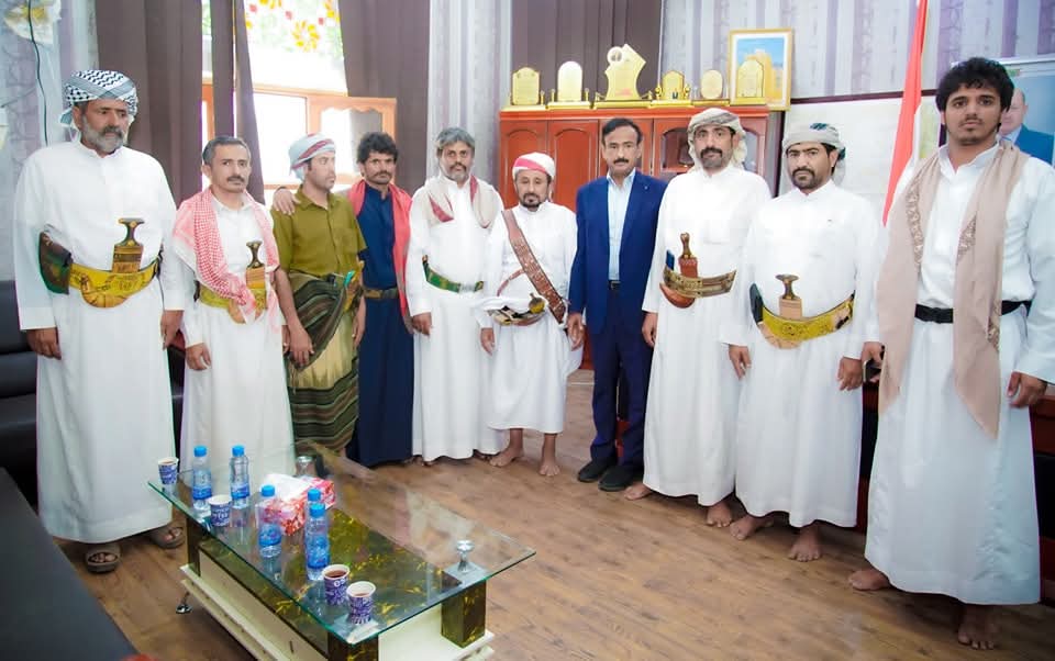 المحافظ بن الوزير يشيد بنجاح مهرجان “ذهبا عسيلان” للتراث وسباق الهجن والفروسية