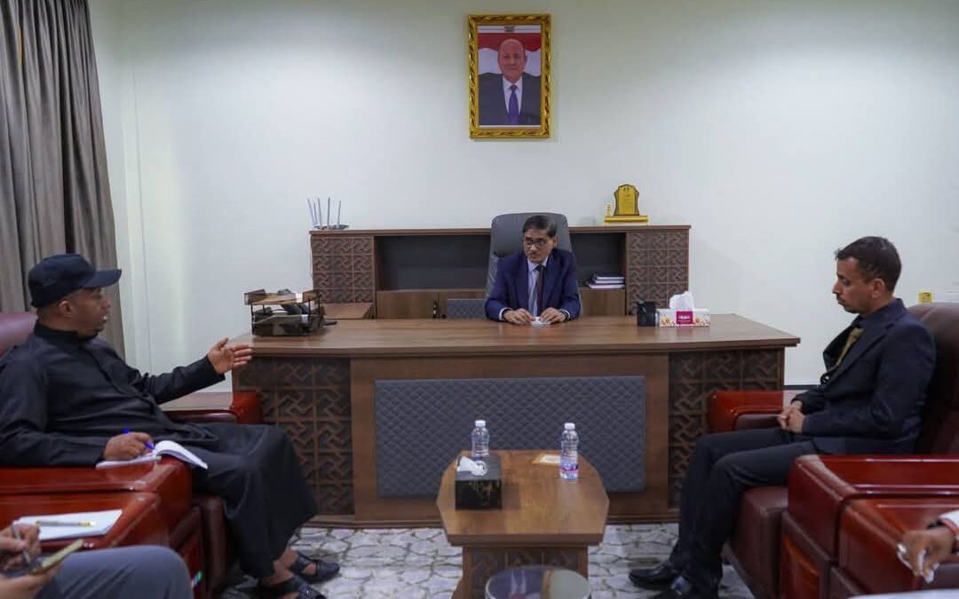 عضو مجلس القيادة الرئاسي #البحسني يشيد بجهود مؤسسة أيادي الخير في دعم التنمية المجتمعية