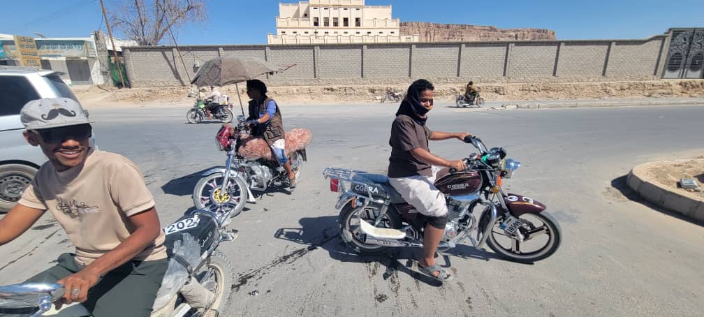 بعد إغلاق جولة تاريخية في سيئون .. تسجيل أول حادث سير على مفرق الإذاعة القديم