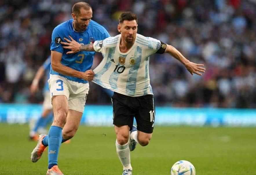 كيليني يشرح الطريقة الوحيدة لإيقاف ميسي ورونالدو