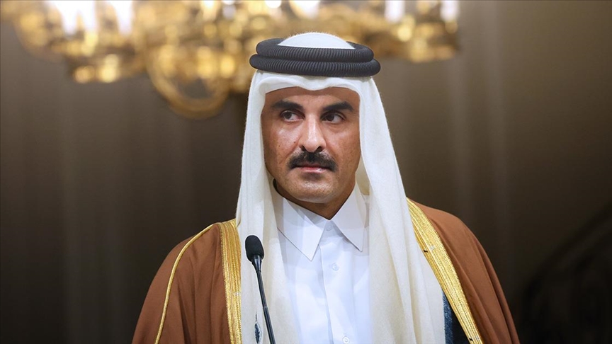 خلال زيارته لإيران.. أمير قطر يبحث مع خامنئي