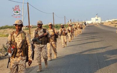 قوات العمالقة الجنوبية تنفِّذ مسيرًا عسكريًّا؛ لتعزيز جاهزية منتسبيها