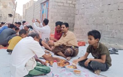 أبناء باتيس بمديرية خنفر  ينظمون مأدبة إفطار جماعية