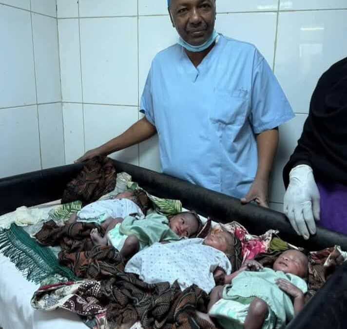 سيده سودانية تضع ٤ تؤام بمستشفى القضارف التعليمي