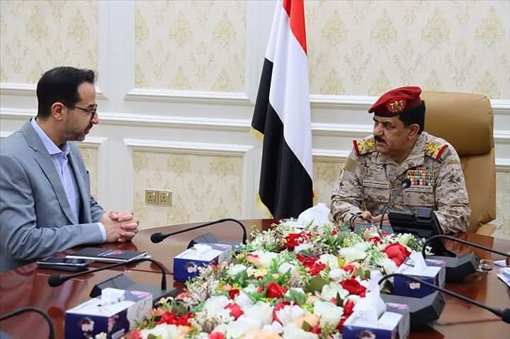 الفريق الركن محسن الداعري يبحث مع بعثة أطباء بلا حدود دعم الخدمات الطبية والمستشفيات العسكرية.