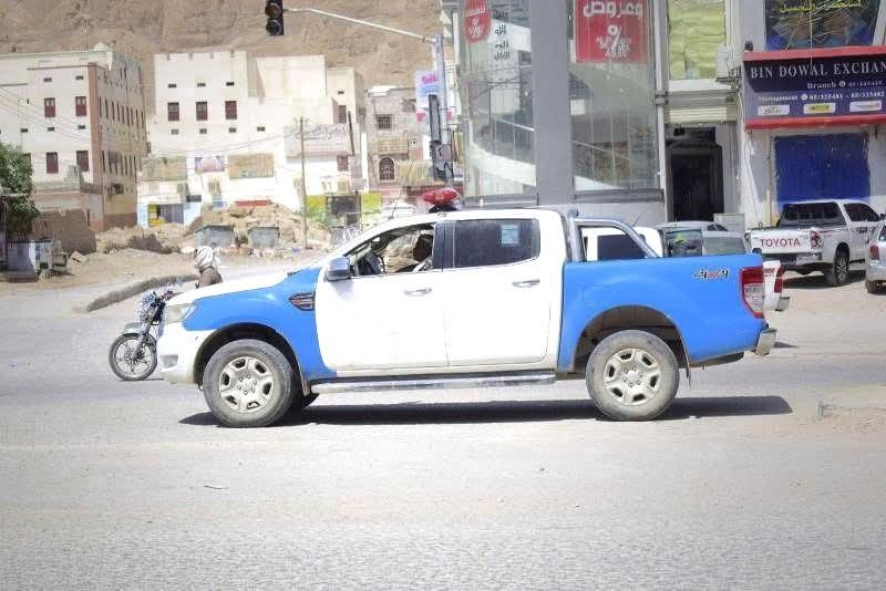 شرطة مديرية سيئون تضبط متهمين بسرقة مبلغ مالي وآخر بسرقة معدات من ورشة لصيانة السيارات