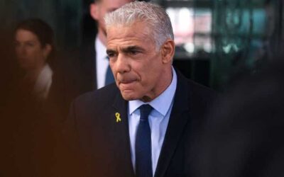 لابيد: لهذا السبب يتفاوض الأمريكيون بشكل منفصل مع حماس