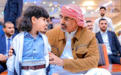 الرئيس الزُبيدي يعقد اجتماعا موسعا بقيادات السلطة المحلية والمجلس الانتقالي والقادة العسكريين والأمنيين والشخصيات الاجتماعية بالعاصمة عدن