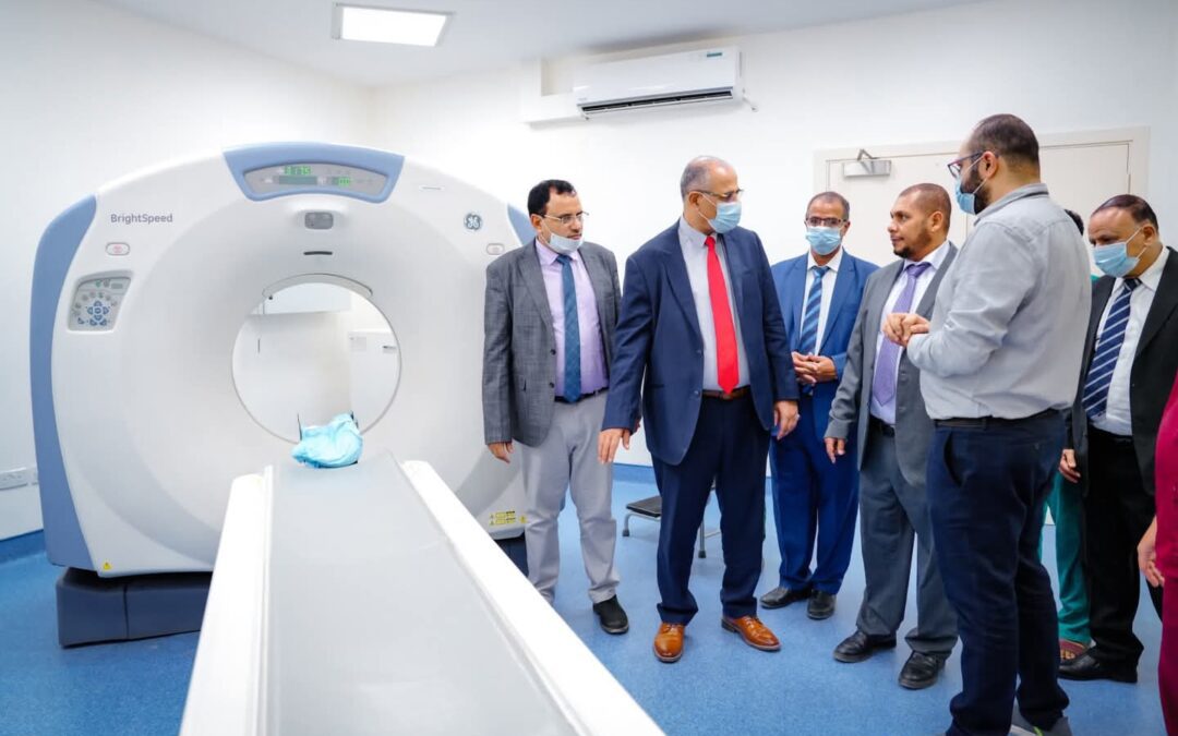 الرئيس الزُبيدي يزور مستشفى الشيخ خليفة بن زايد بسقطرى ويطلع على خدماته الطبية