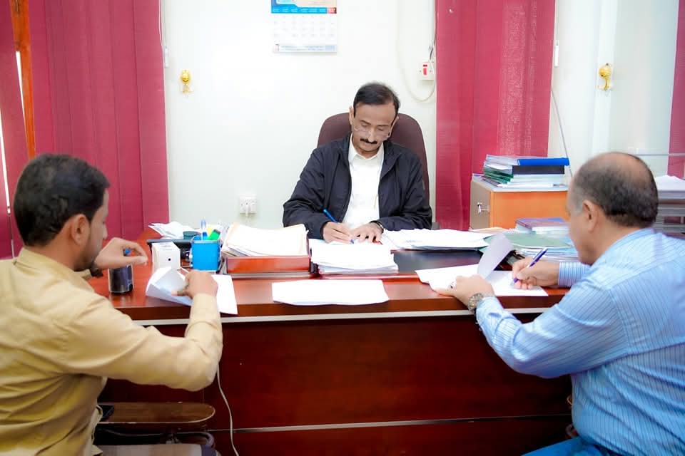 المحافظ بن الوزير يصادق على عقد مشروع توسعة العناية المركزة في هيئة مستشفى شبوة