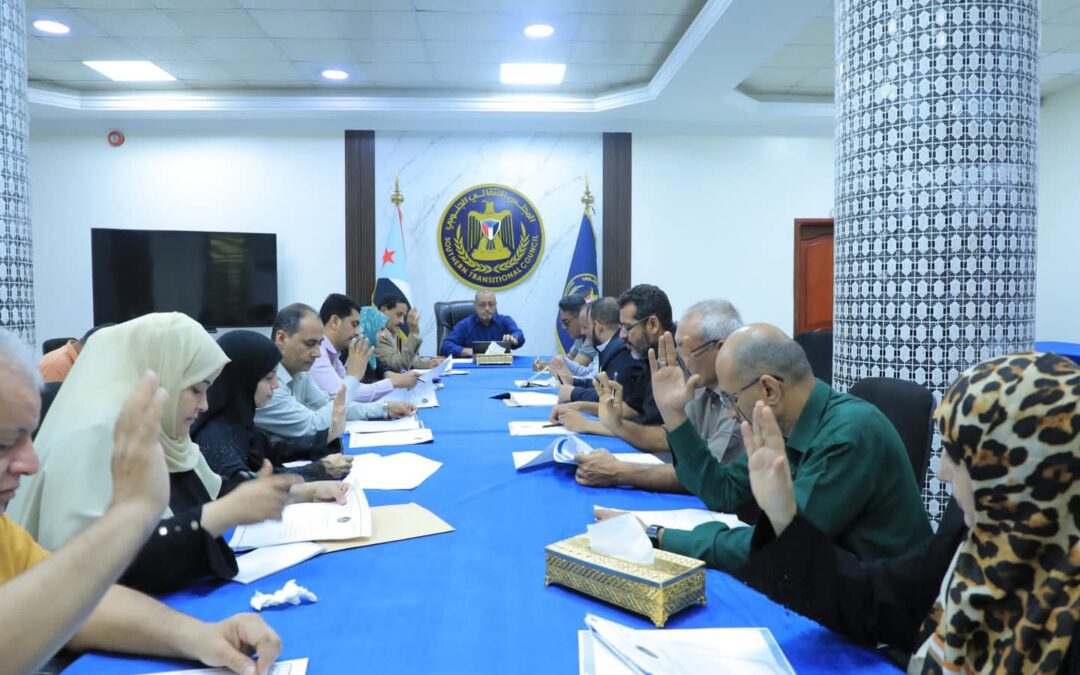 الأمانة العامة تناقش تقرير تقييم مستوى تنفيذ دوائرها للمهام والاختصاصات خلال الفصل الأول