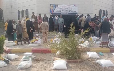 بتوجيهات الرئيس الزُبيدي.. منسقية الانتقالي جامعة أبين توزع السلال الغذائية على منتسبي وموظفي الجامعة