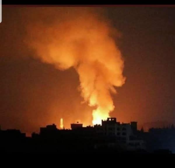 الحوثيون يعلنون استهداف صعدة بـ 17 غارة أمريكية