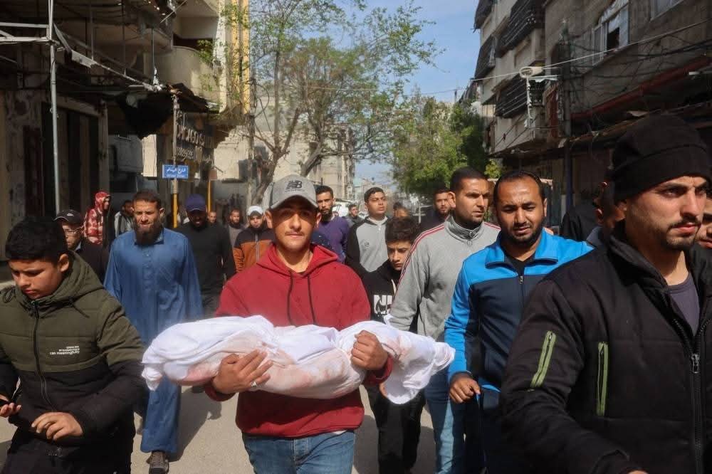الاحتلال يصعد جرائمه في غزة.. ومقتل متحدث «حماس»
