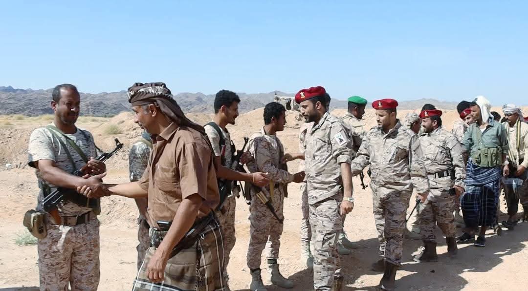 رئيس انتقالي المحفد يتفقد المواقع العسكرية للواء الأول دعم وإسناد ويشيد بجاهزيته القتالية بالمديرية