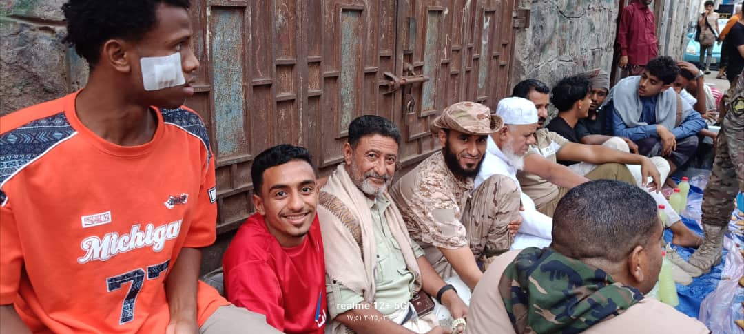 أنشروا غسيلكم بعيداً عن  الكابتن عادل عباس