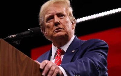 قاض أمريكي يأمر إدارة ترامب بالاحتفاظ برسائل خطط الهجوم على اليمن