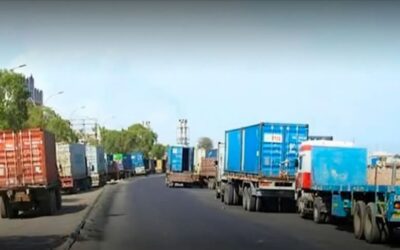 الحديدة.. اتهامات للحوثيين بفرض جبايات “باهظة” على سائقي الشاحنات والاعتداء عليهم