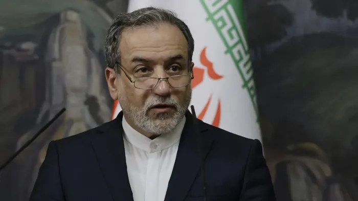 إيران تقترح اتفاقا نوويا مؤقتا مع اقتراب مهلة ترامب
