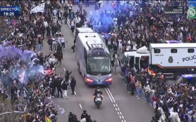 جماهير ريال مدريد تدعم اللاعبين بشكل مميز